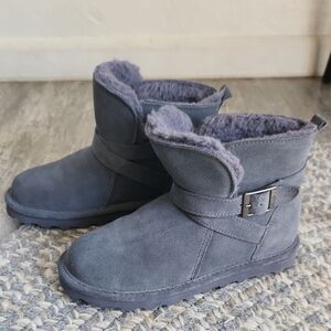 Bearpaw Gray Suede‎ Women's Boots